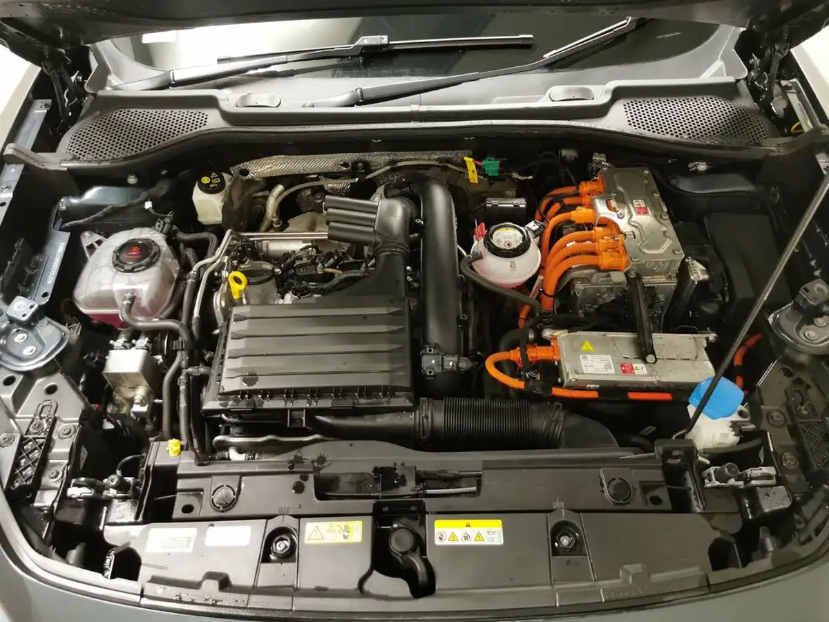 2024-cupra-formentor-14-e-hybrid-v1-big-45
