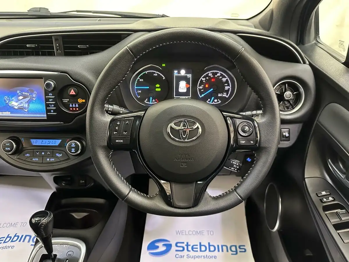 2018-toyota-yaris-15-vvt-i-excel-hybrid-big-18