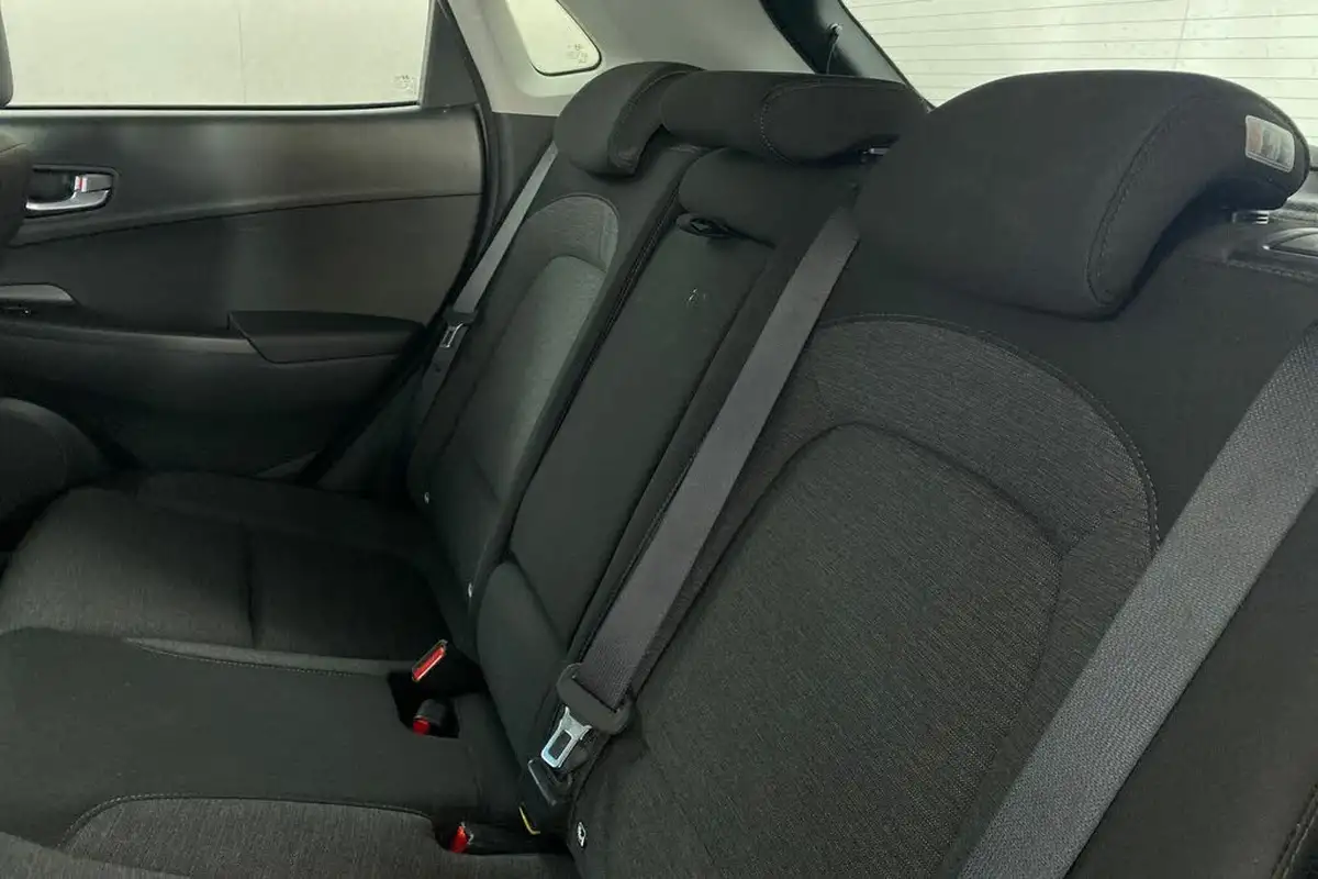 2021-hyundai-kona-e-premium-204ps-64kwh-7kw-obc-big-14