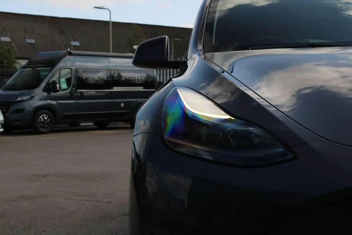 2022-tesla-model-y-e-long-range-big-27