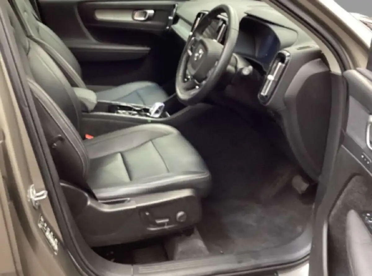 2021-volvo-xc40-15-t5-inscription-262bhp-big-10