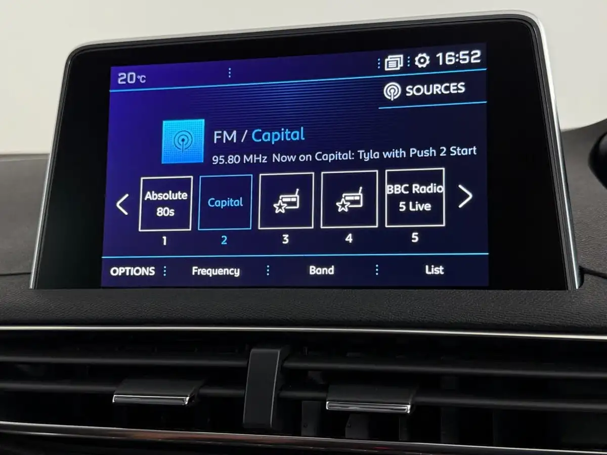 2017-peugeot-3008-suv-12-puretech-allure-big-26