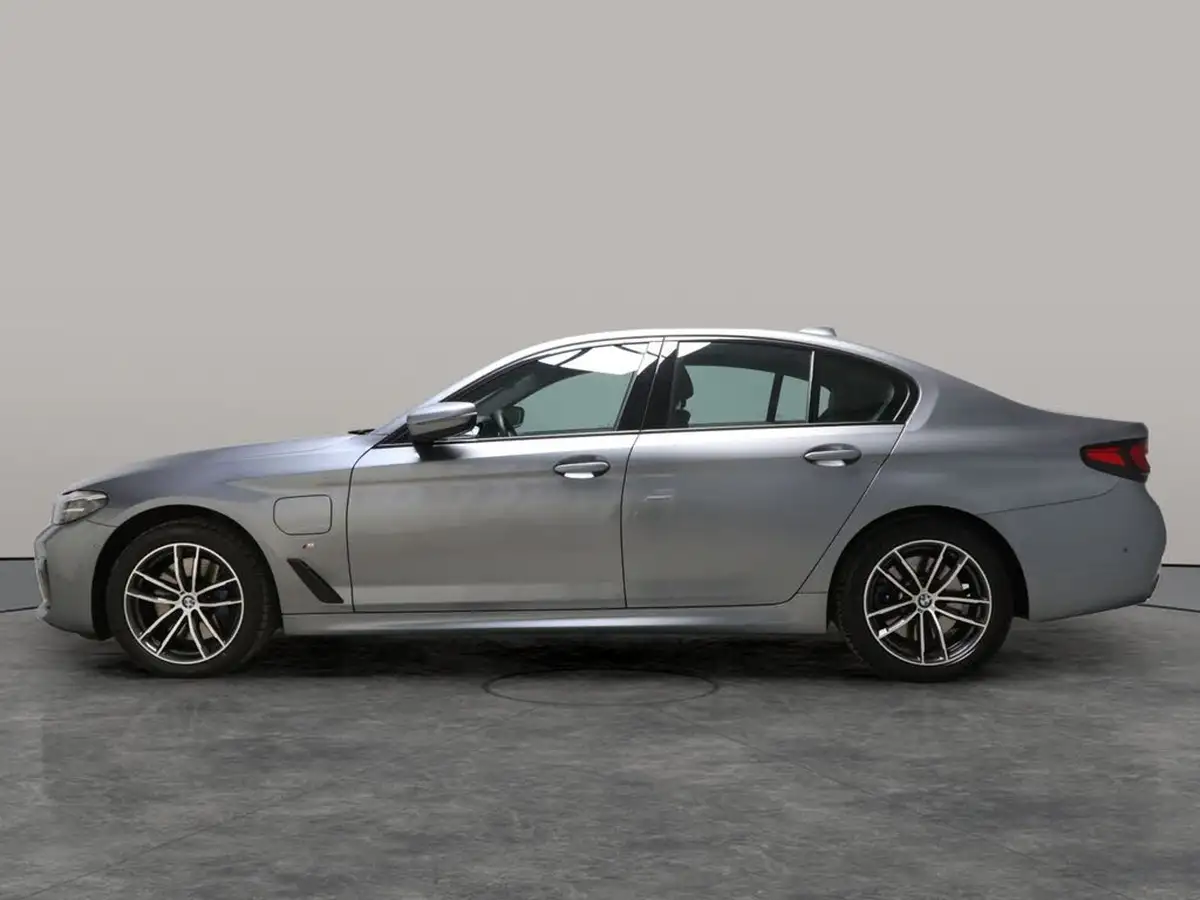 2021-bmw-5-series-20-530e-m-sport-saloon-4d-big-12