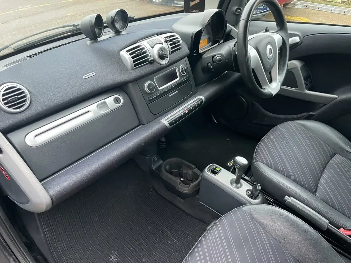 2014-smart-fortwo-10-edition-21-coupe-big-15