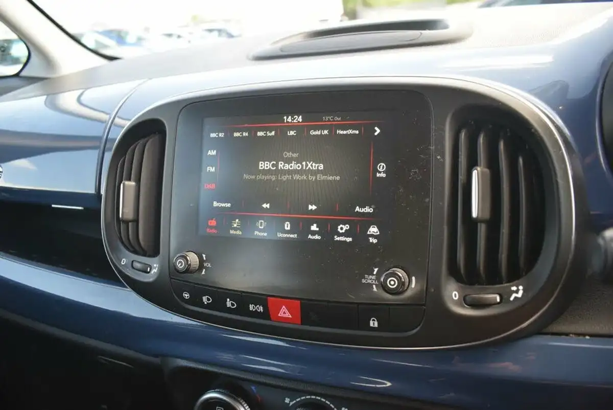 2018-fiat-500l-14-cross-big-21