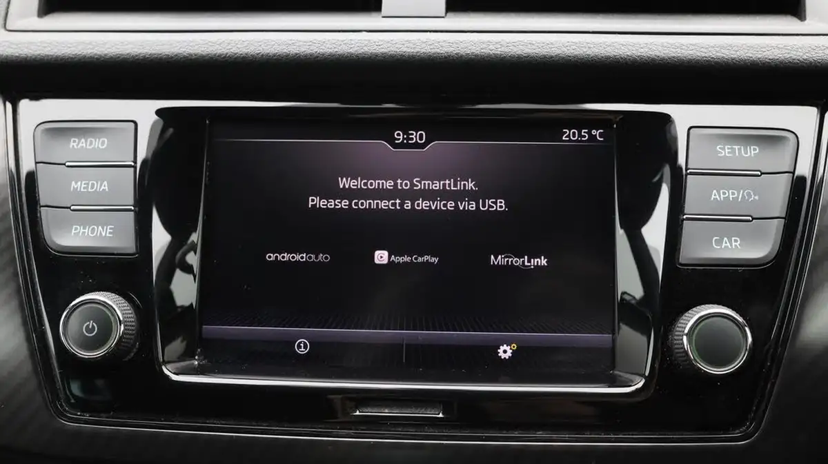 2019-skoda-fabia-10-tsi-monte-carlo-95ps-estate-big-26
