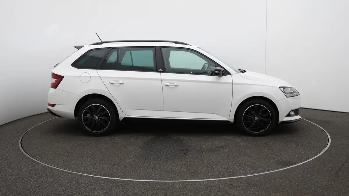2019-skoda-fabia-10-tsi-monte-carlo-95ps-estate-big-42