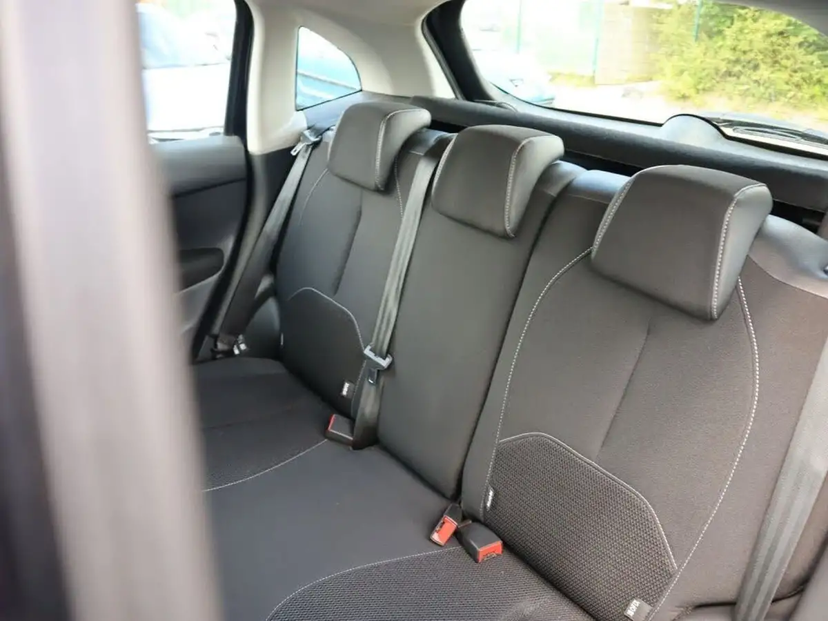 2013-citroen-c3-12-selection-82ps-big-28
