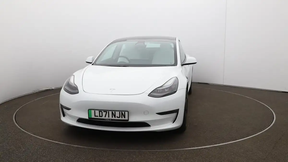2021-tesla-model-3-e-long-range-awd-big-39