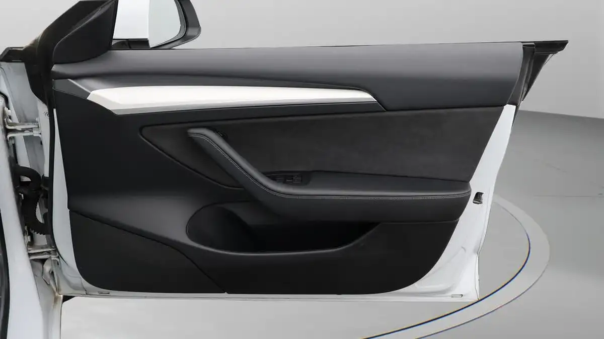 2021-tesla-model-3-e-long-range-awd-big-15