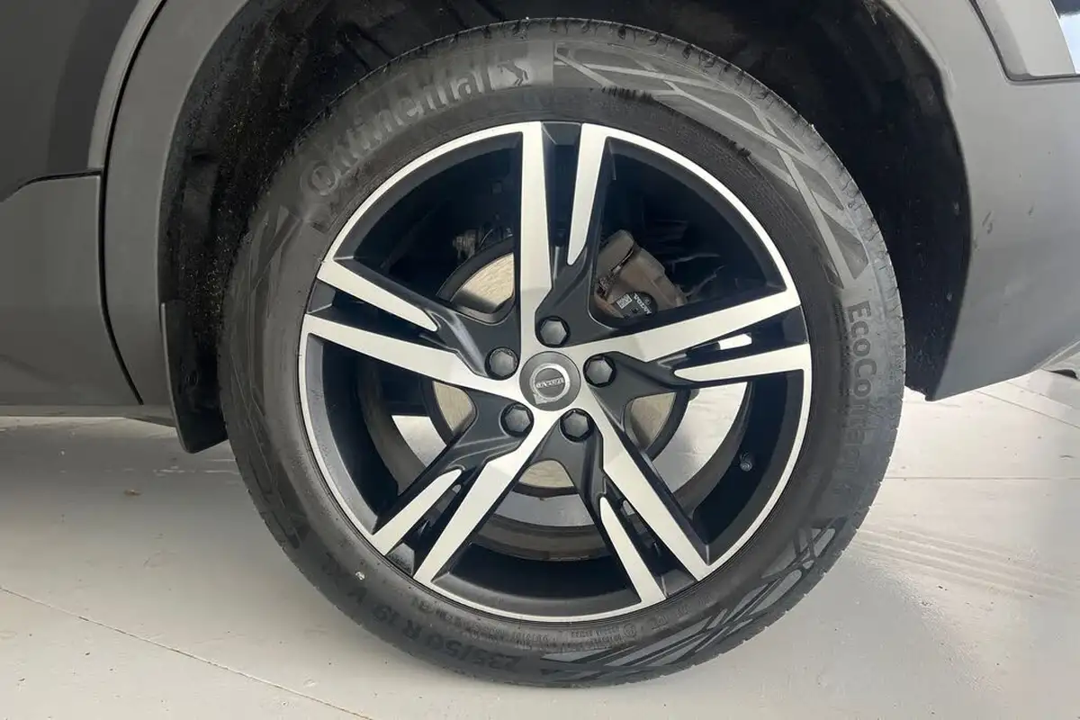 2022-volvo-xc40-15-t3-r-design-auto-big-25