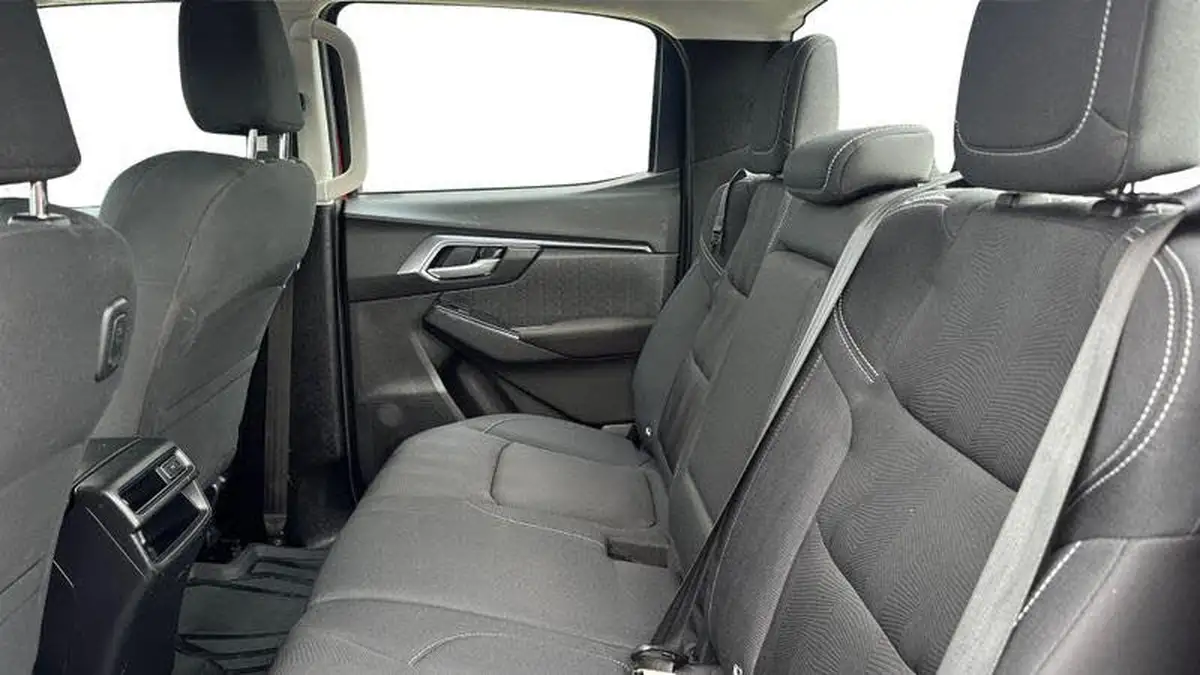 2022-isuzu-d-max-19td-dl20-double-pick-up-big-3