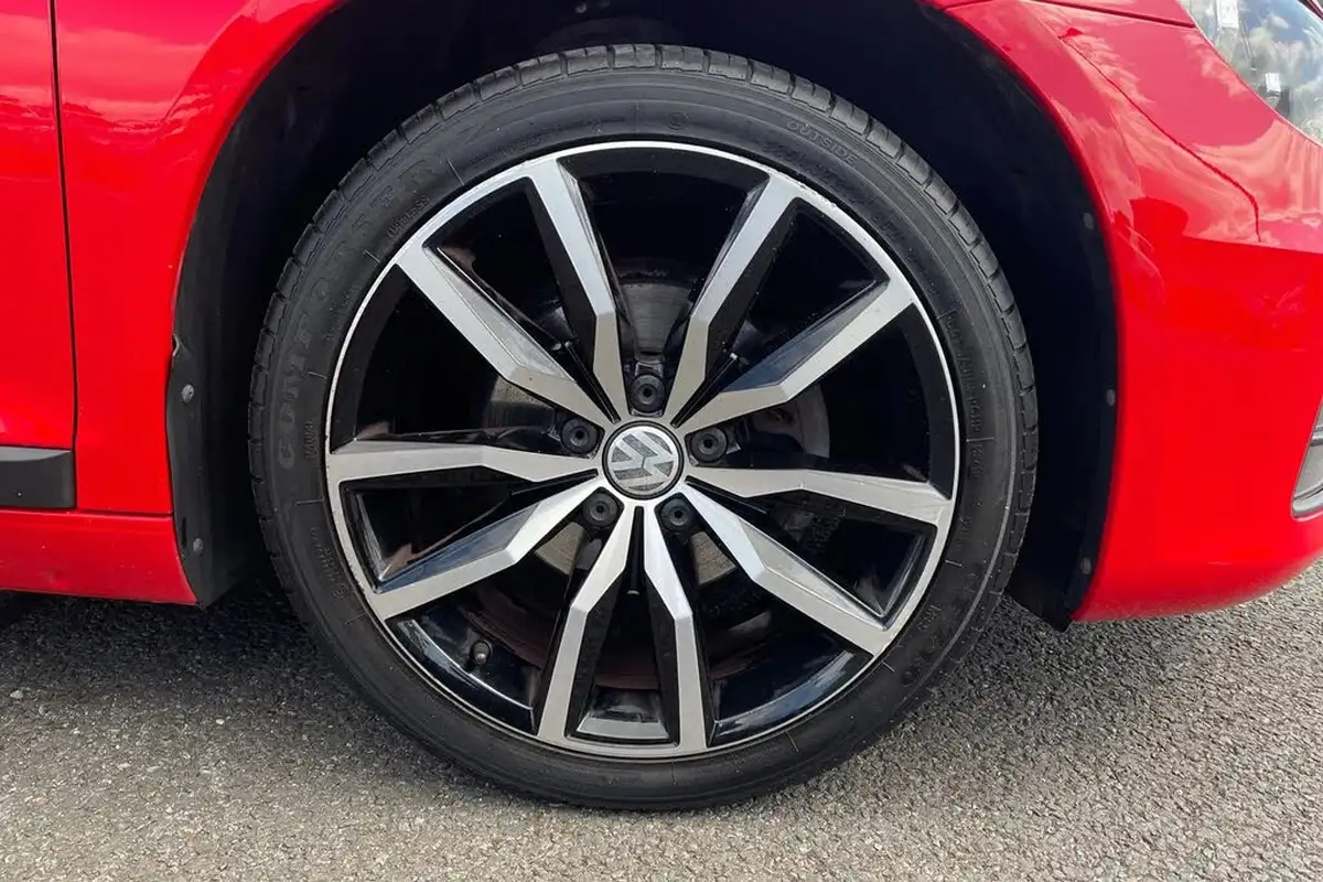 2015-volkswagen-scirocco-14-tsi-gt-big-9