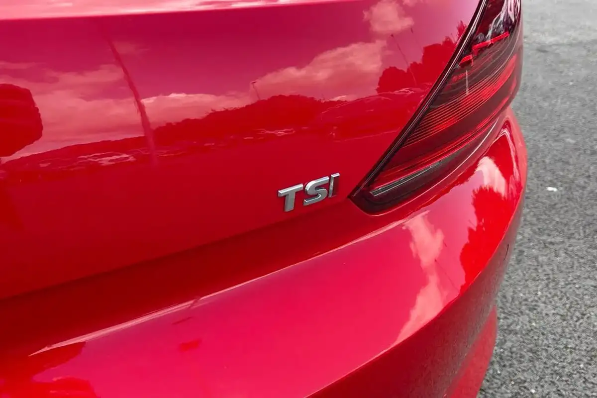 2015-volkswagen-scirocco-14-tsi-gt-big-33