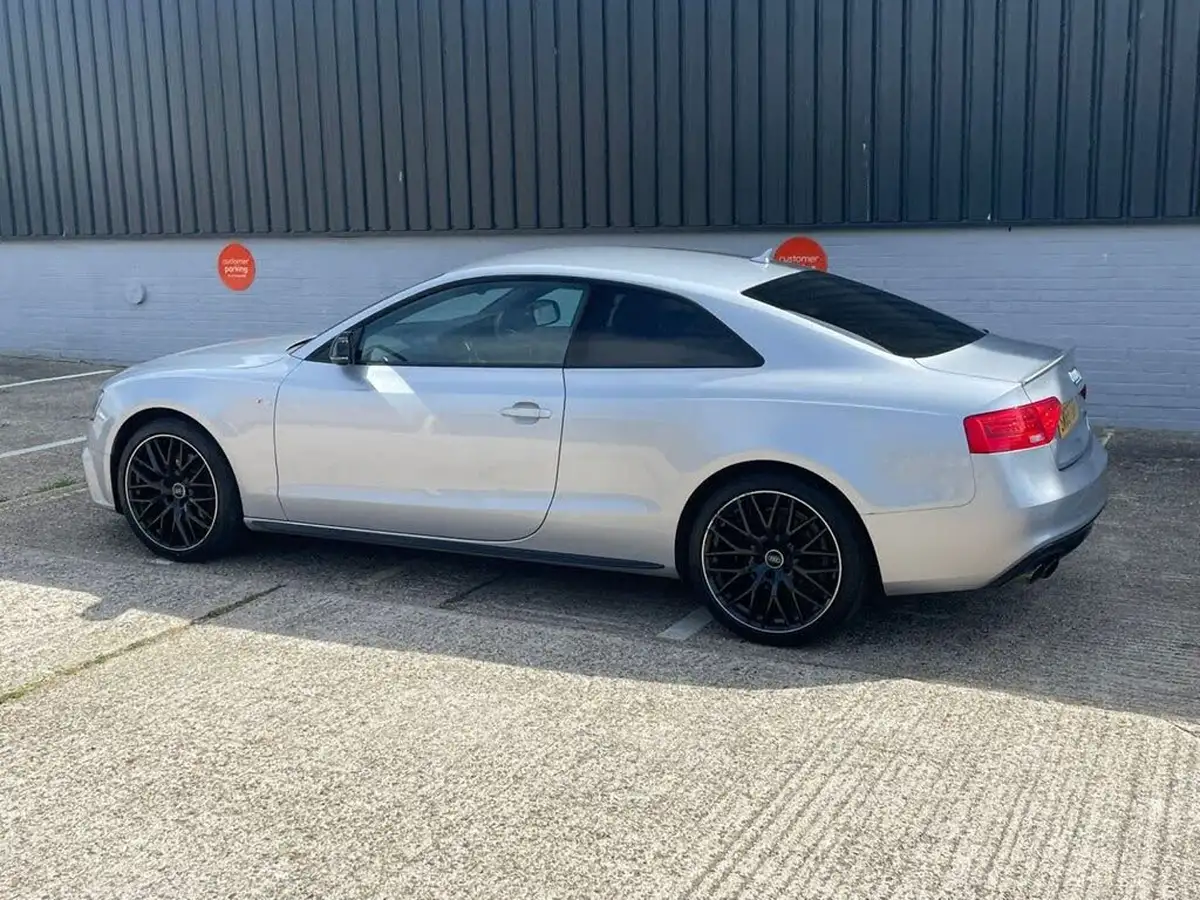 2015-audi-a5-20-tfsi-quattro-black-edition-plus-coupe-2d-big-73