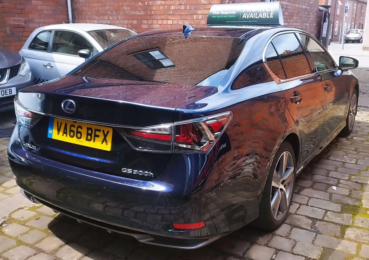 2017-lexus-gs-300h-25-luxury-big-2
