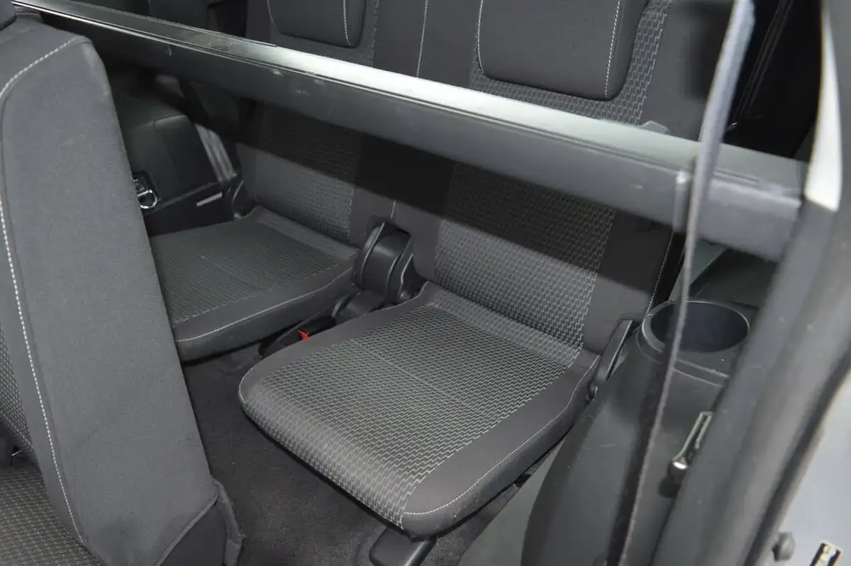2014-toyota-verso-18-icon-7st-big-9