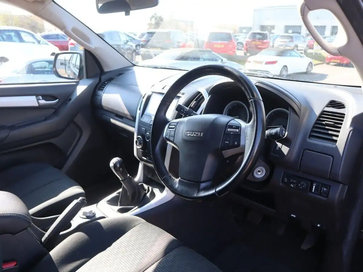 2018-isuzu-d-max-19td-yukon-nav-double-pickup-big-20