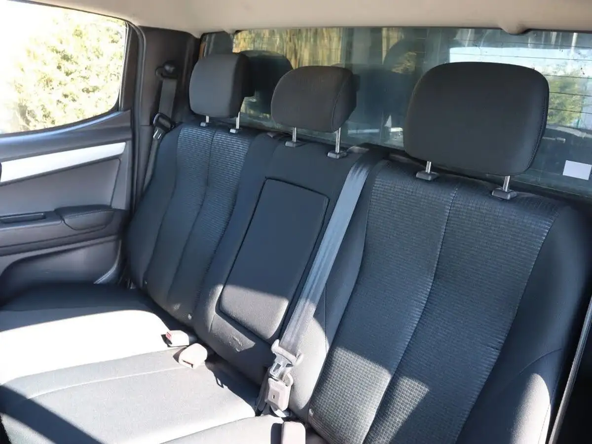 2018-isuzu-d-max-19td-yukon-nav-double-pickup-big-24