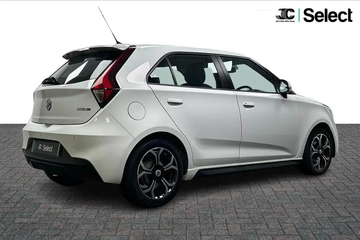 2022-mg-mg3-15-vti-tech-exclusive-nav-big-1