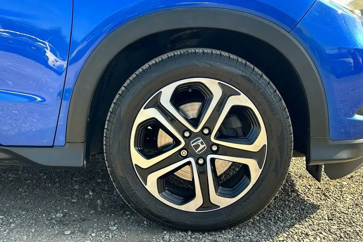 2018-honda-hr-v-15-i-vtec-ex-big-17