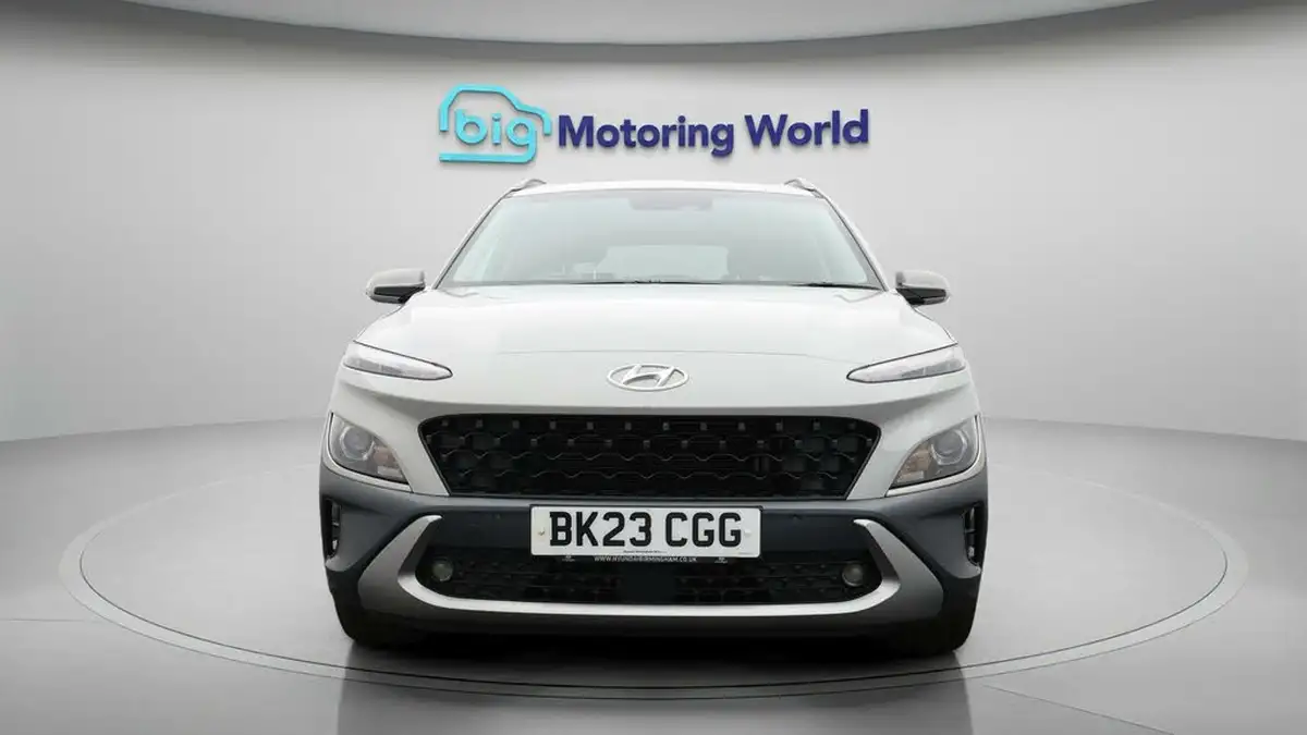 2023-hyundai-kona-16-gdi-premium-big-2