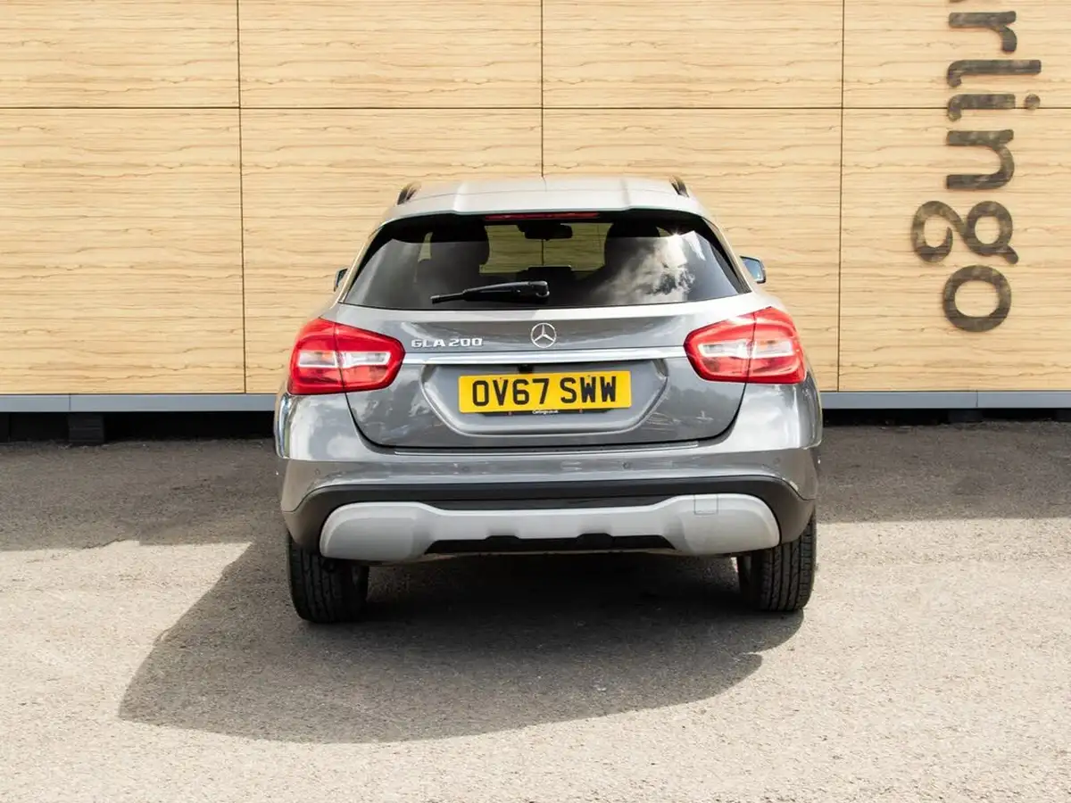 2017-mercedes-benz-gla-class-16-gla-200-se-executive-big-5