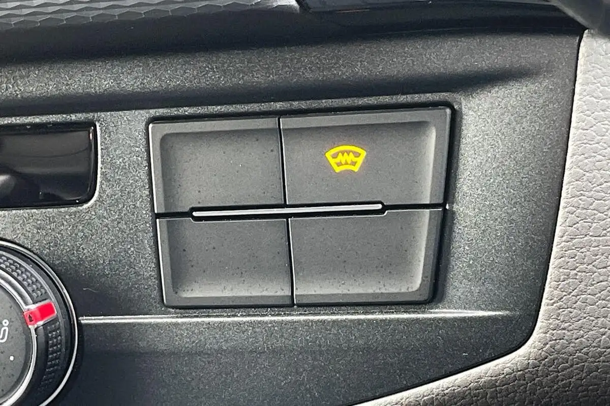 2024-volkswagen-transporter-20bitdi-t32-sportline-bmt-swb-panel-van-big-15