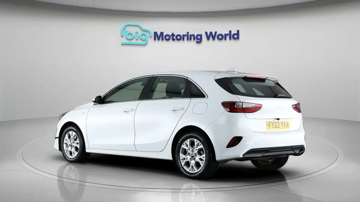 2021-kia-ceed-10-t-gdi-2-hatchback-big-4
