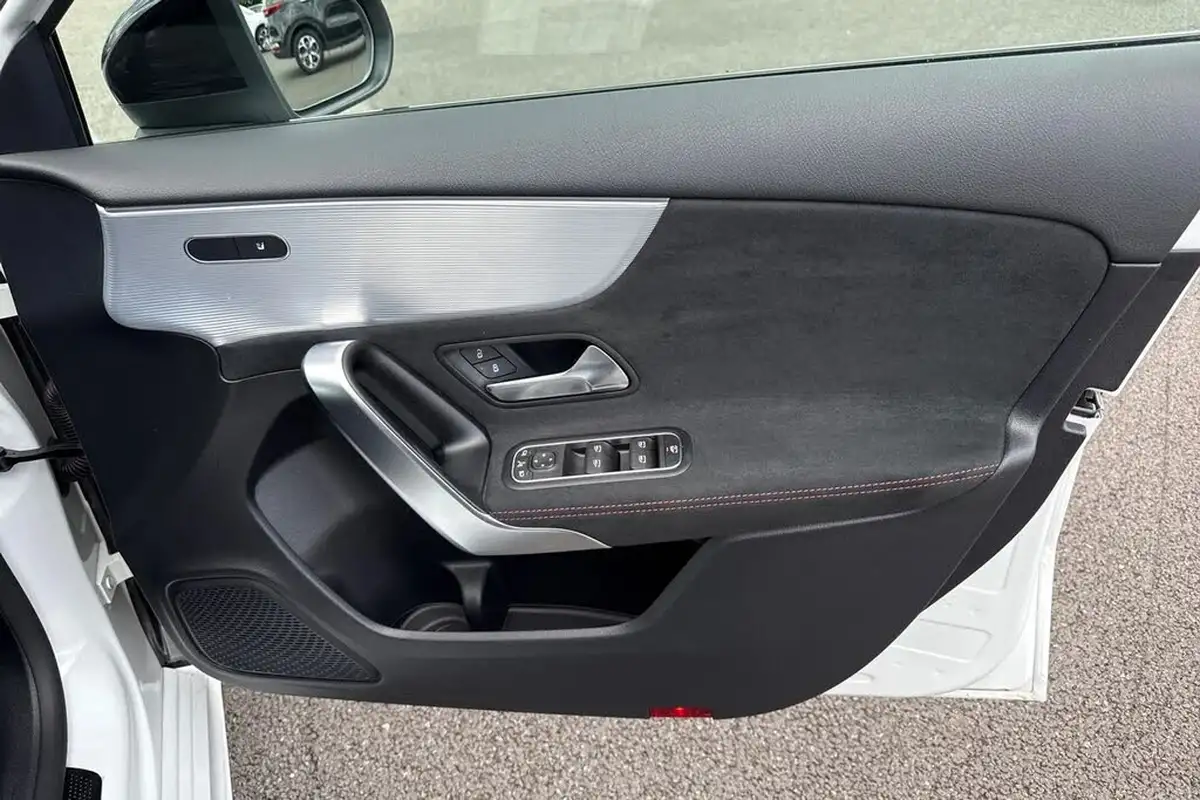 2022-mercedes-benz-a-class-13-a180-amg-line-executive-hatchback-5d-7g-dct-big-17