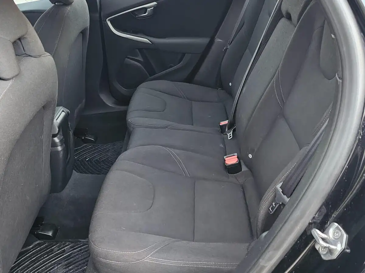 2015-volvo-v40-16td-d2-es-big-37