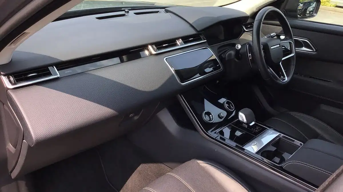 2022-land-rover-range-rover-velar-20-p400e-se-big-21