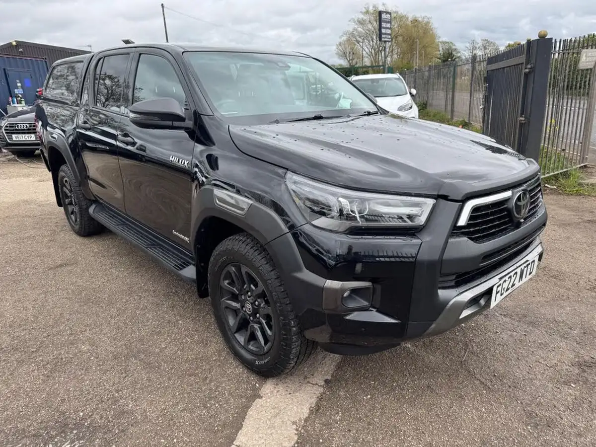2022-toyota-hi-lux-28d-4d-invincible-x-204hpeu6d-2755cc-auto-big-2
