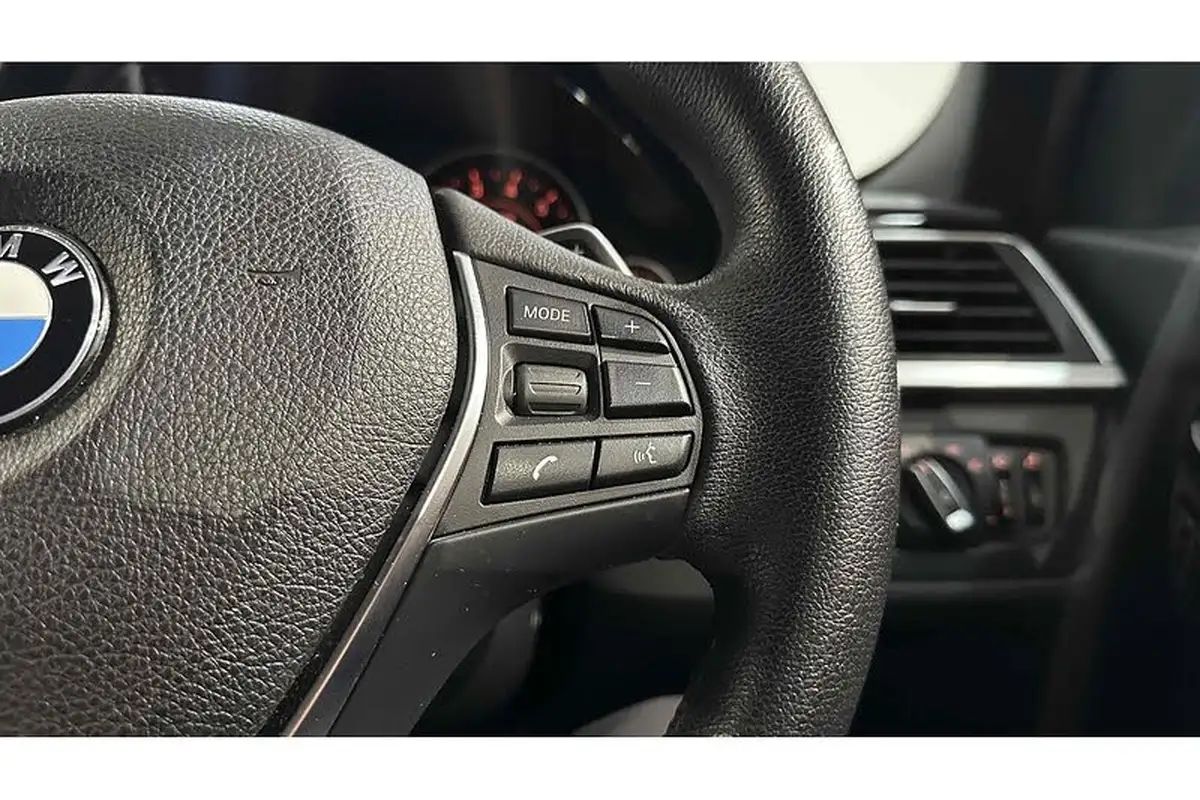 2018-bmw-3-series-20-320i-sport-saloon-4d-auto-big-30