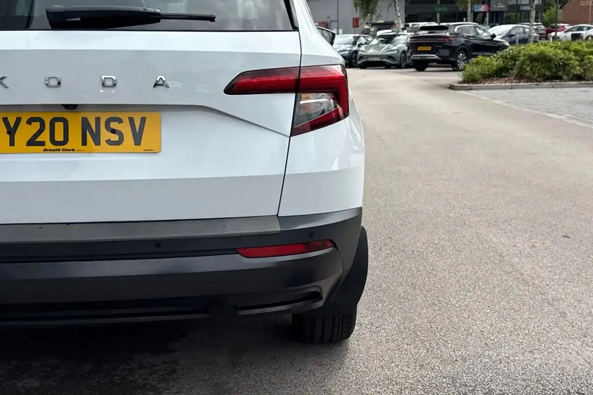 2020-skoda-karoq-15-tsi-se-l-big-25