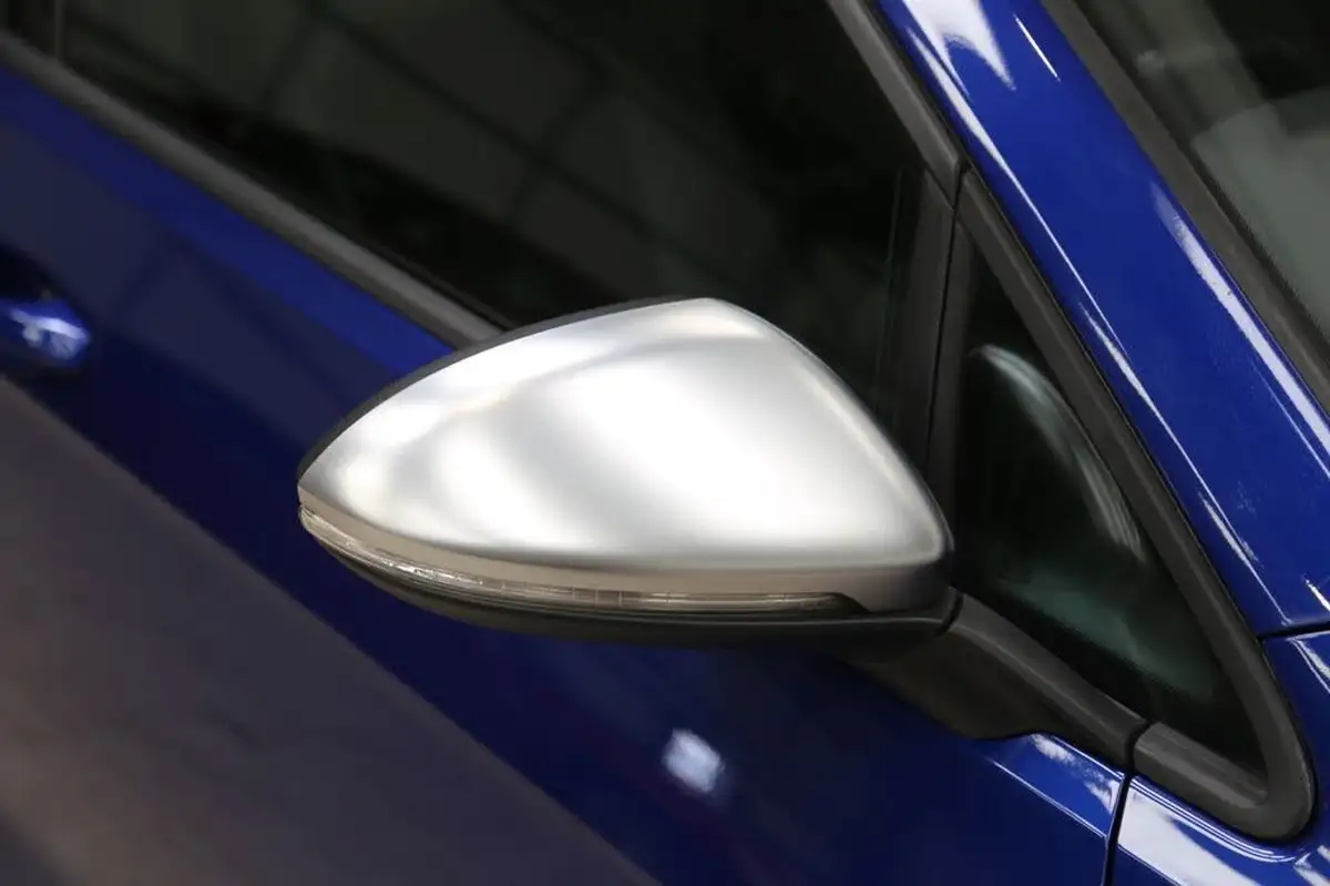 2015-volkswagen-golf-20-tsi-r-hatchback-5d-big-29