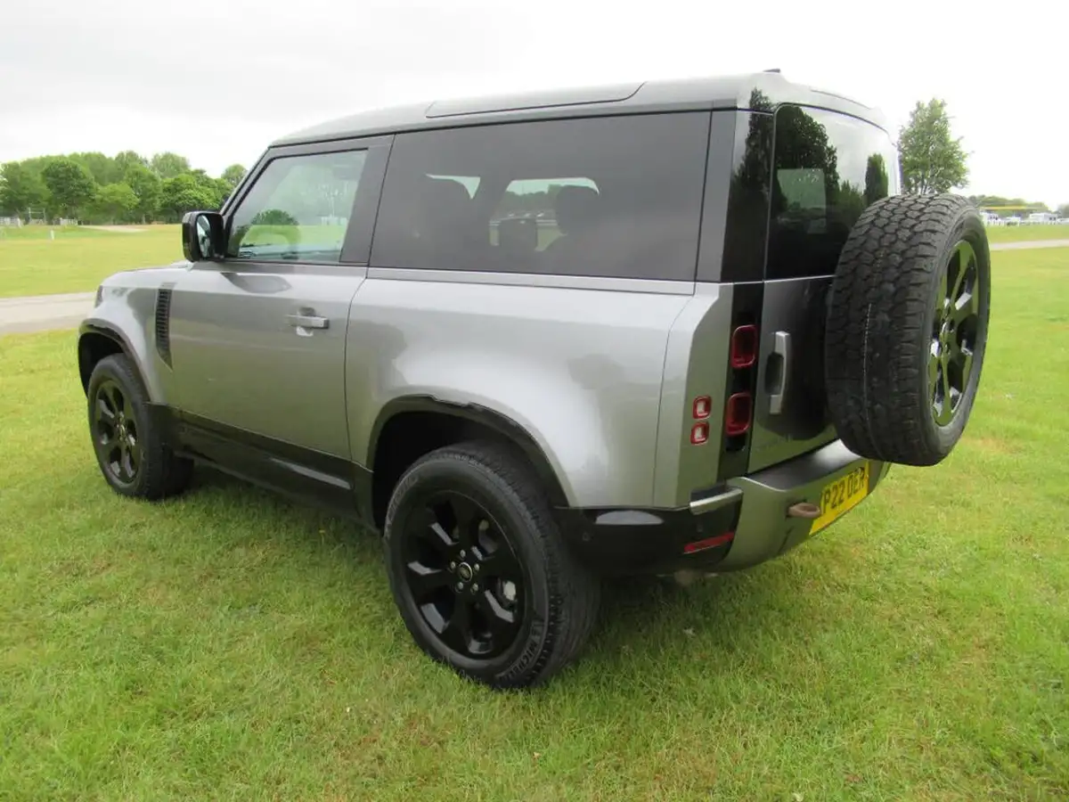 2021-land-rover-90-defender-30-d250-x-dynamic-se-big-3