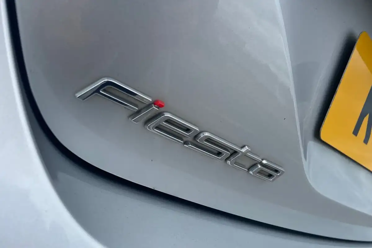 2018-ford-fiesta-10t-titanium-100ps-5d-big-24