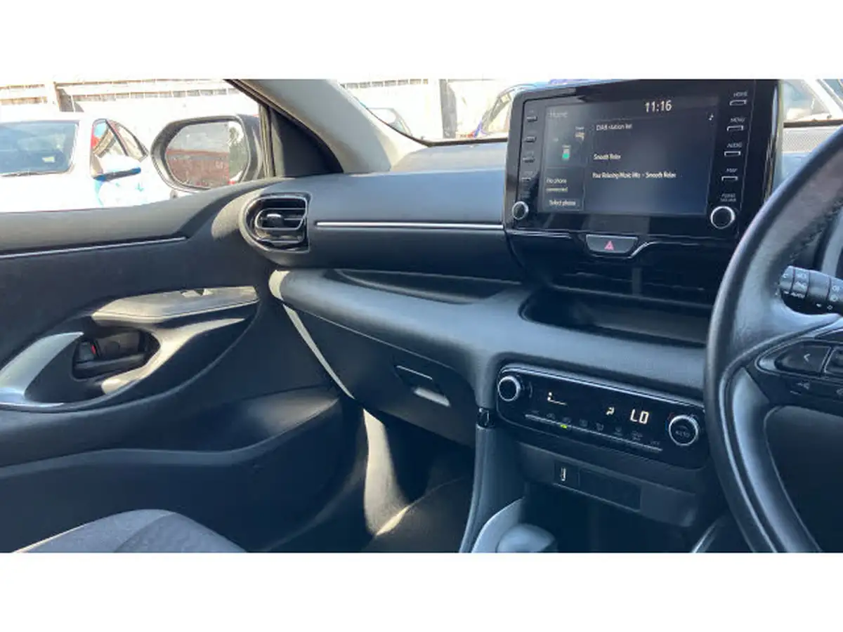 2022-toyota-yaris-15-vvt-i-design-big-27