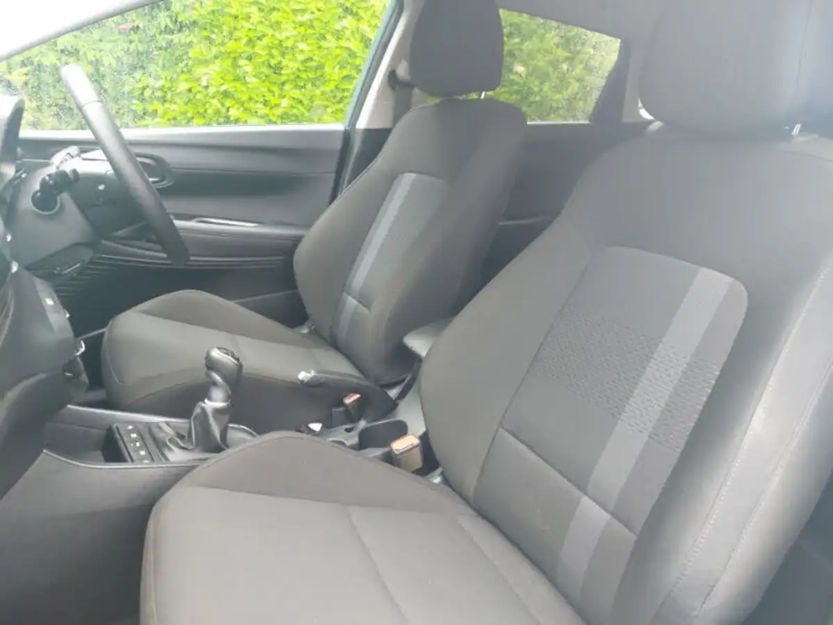 2023-hyundai-i20-10-t-gdi-premium-two-tone-roof-big-4