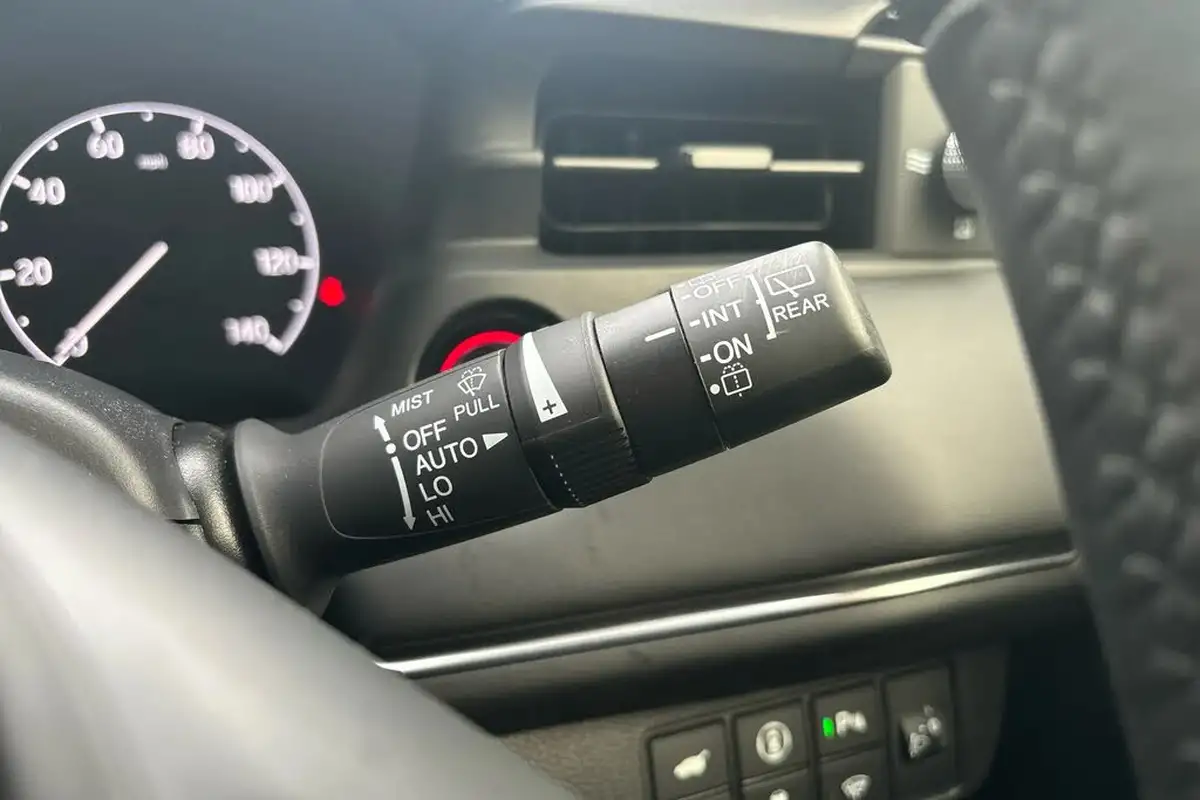 2021-honda-hr-v-15-i-mmd-advance-big-24