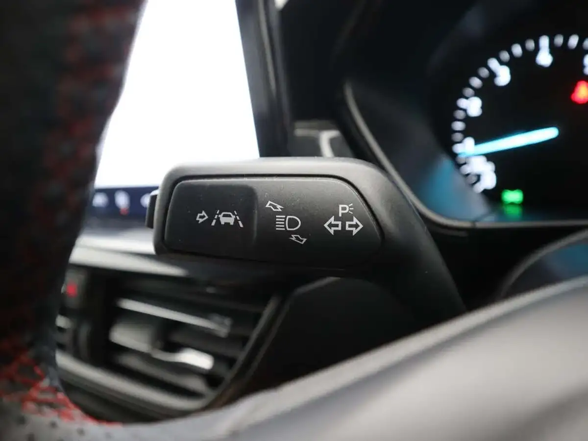 2024-ford-focus-10t-st-line-155ps-estate-powershift-big-36