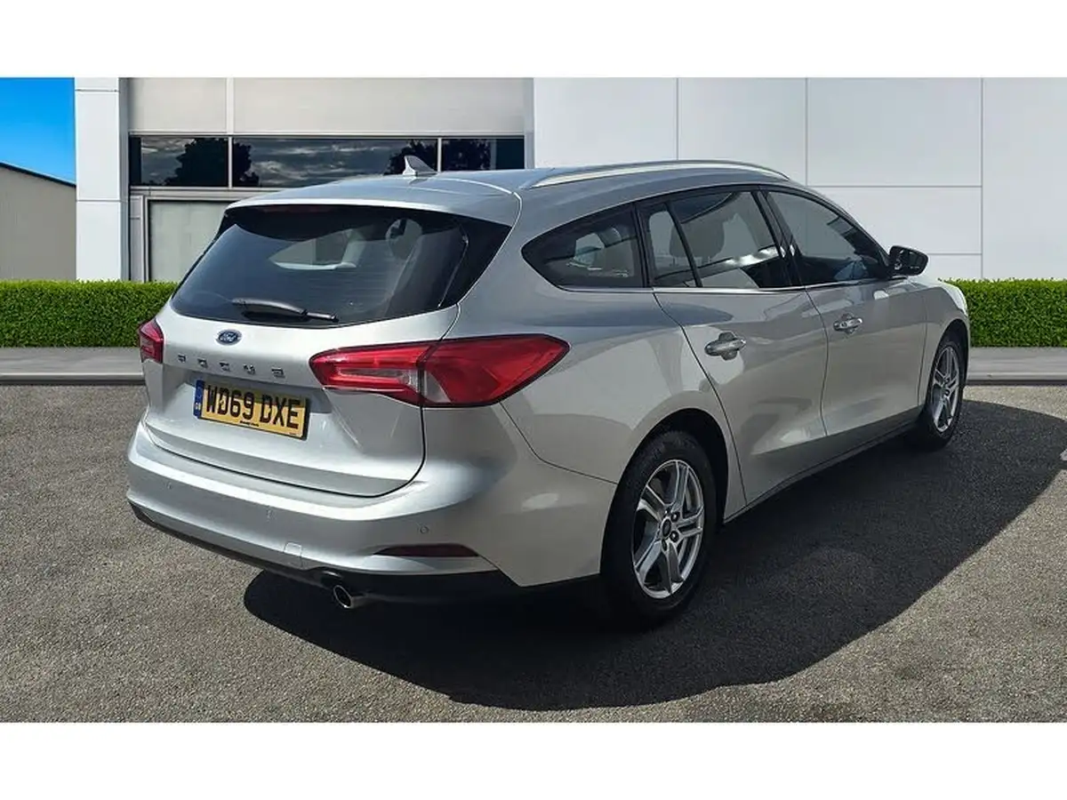 2020-ford-focus-15-zetec-95ps-estate-big-7