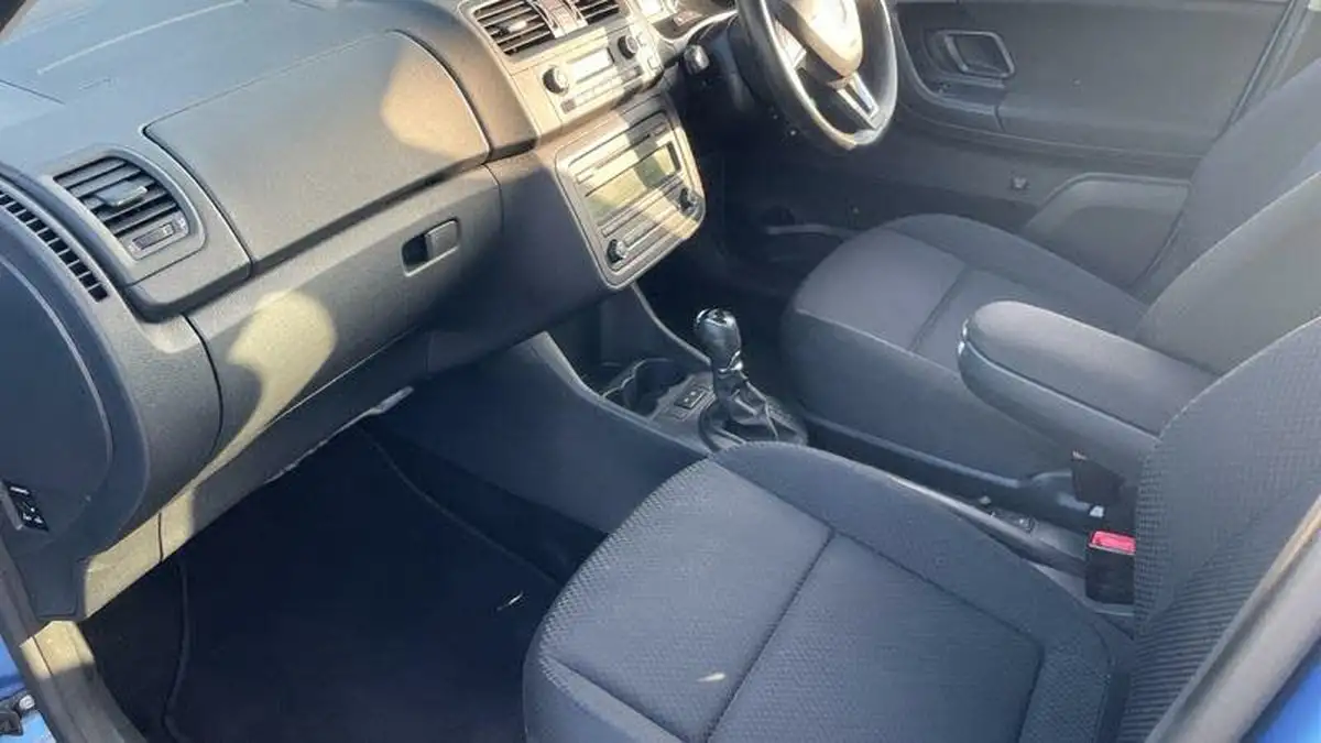 2014-skoda-fabia-12-elegance-hatchback-dsg-big-15
