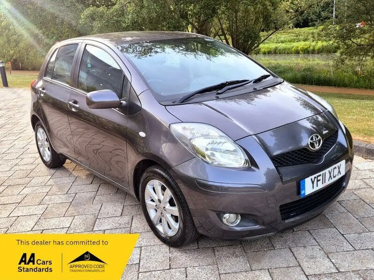 2011-toyota-yaris-133-t-spirit-vvt-i-101bhp-5d-big-1