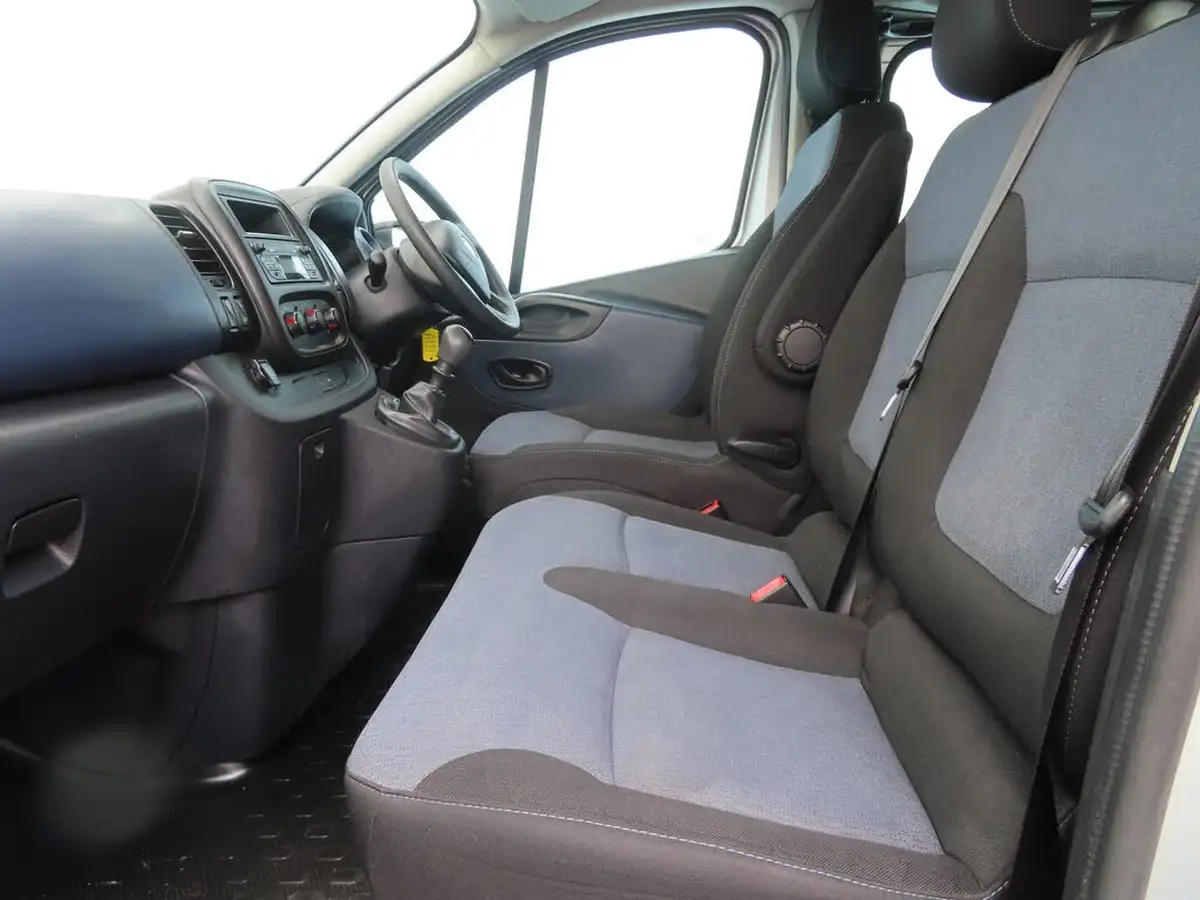 2019-vauxhall-vivaro-16cdti-2900-l1h1-120pseu6c-ss-9-seats-combi-big-32