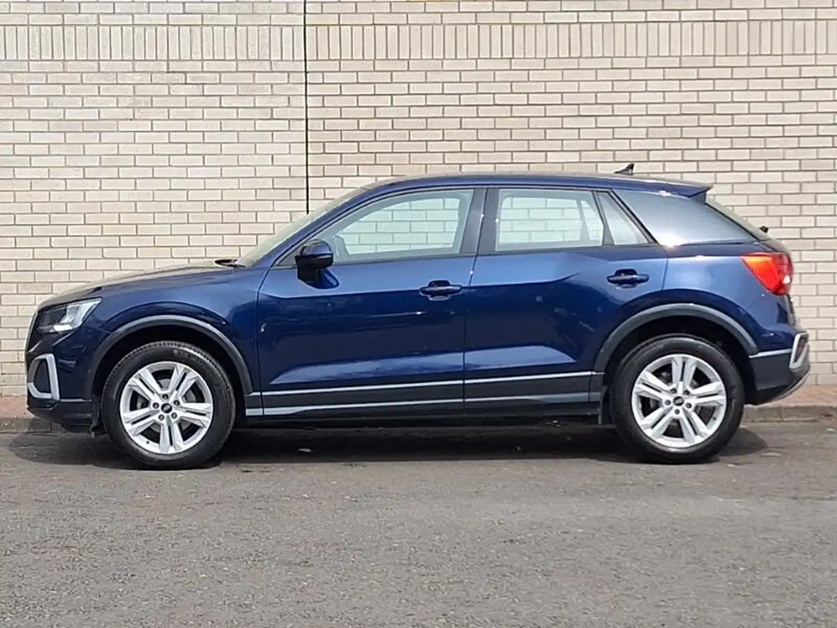 2022-audi-q2-10-30-tfsi-sport-big-3