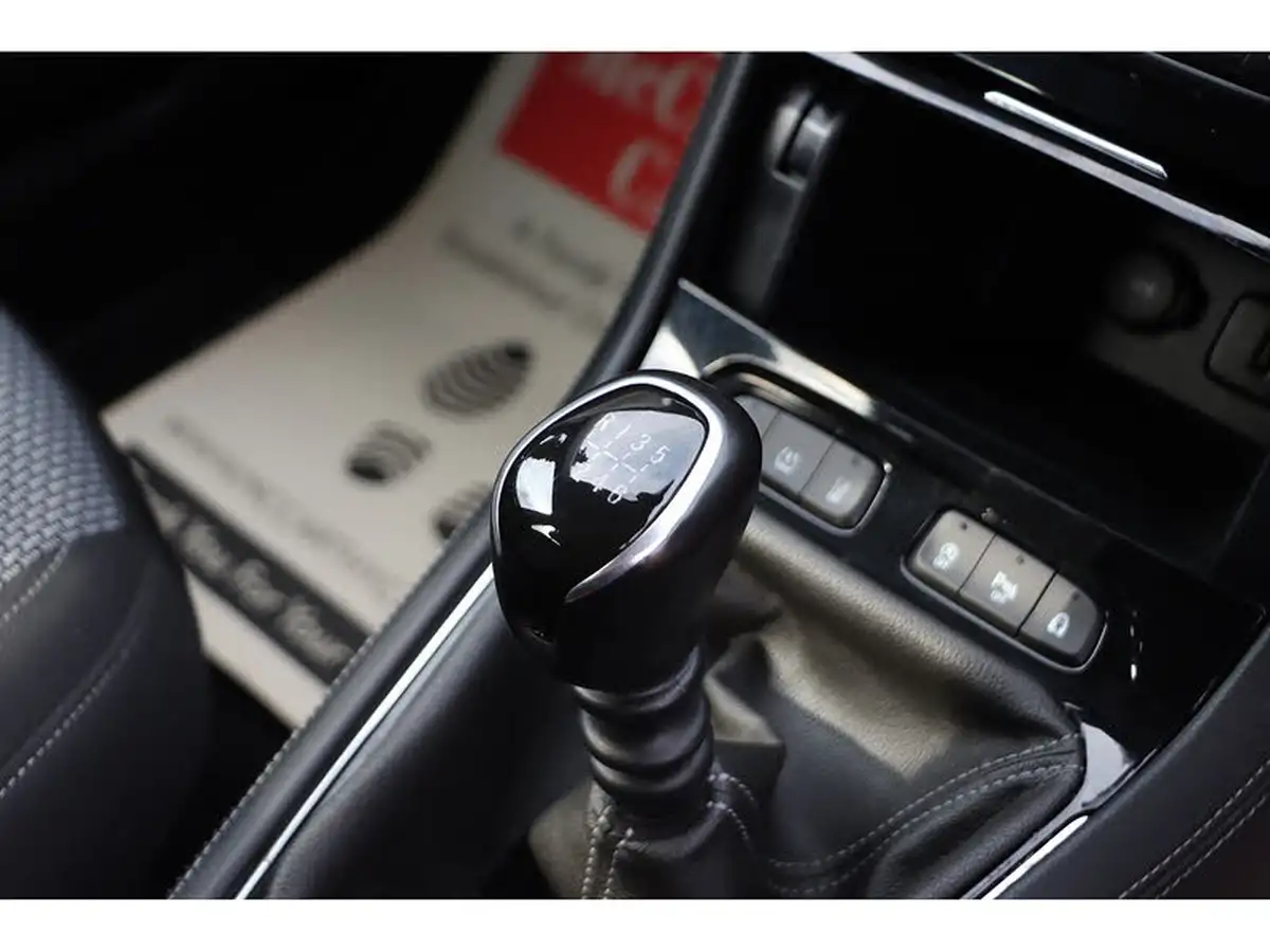 2019-vauxhall-grandland-x-12-se-ss-big-38