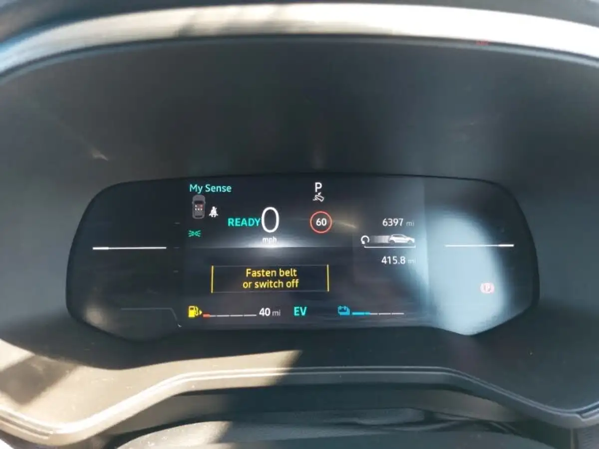 2024-renault-clio-16-techno-big-11