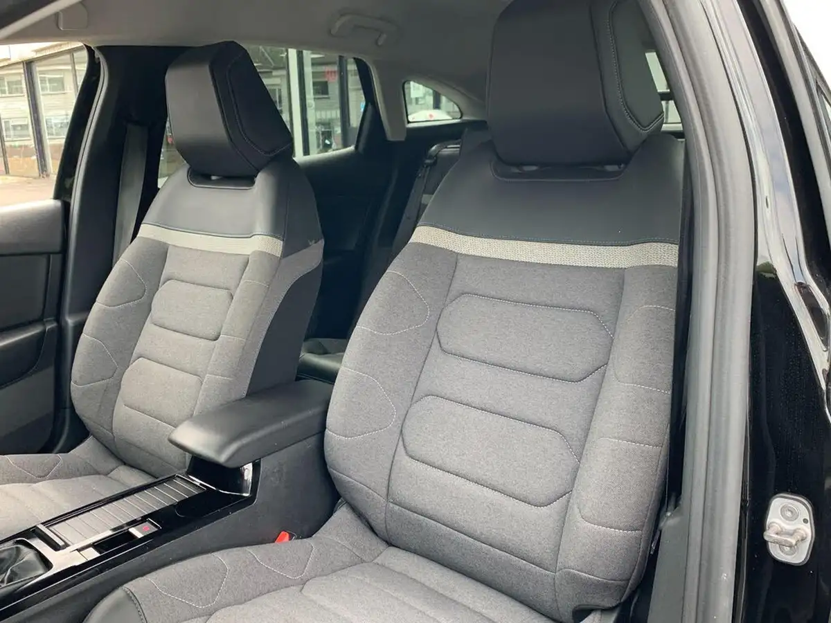 2021-citroen-c4-12-puretech-shine-130ps-big-39